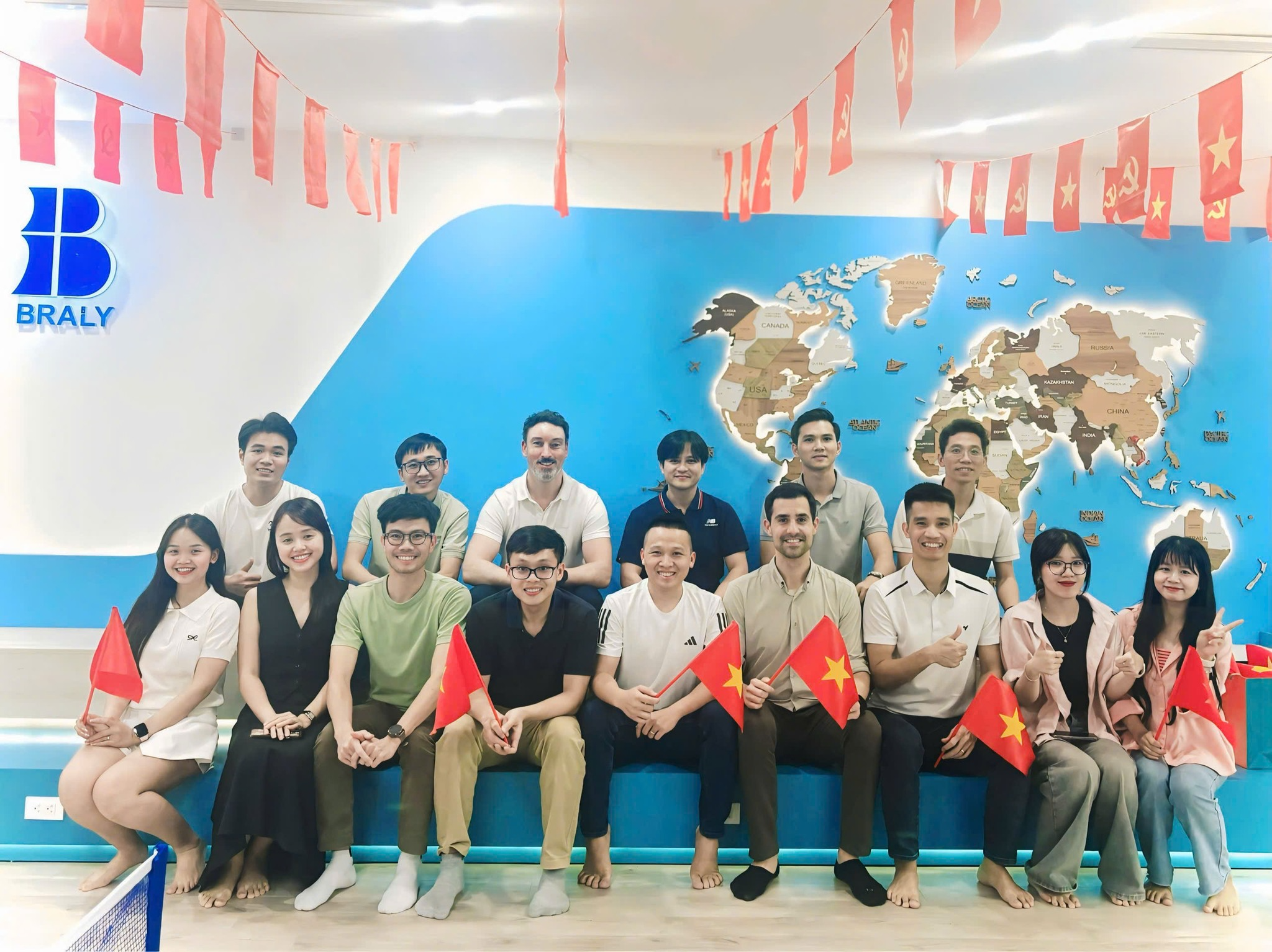 Làm việc chăm chỉ và vui chơi tại Braly